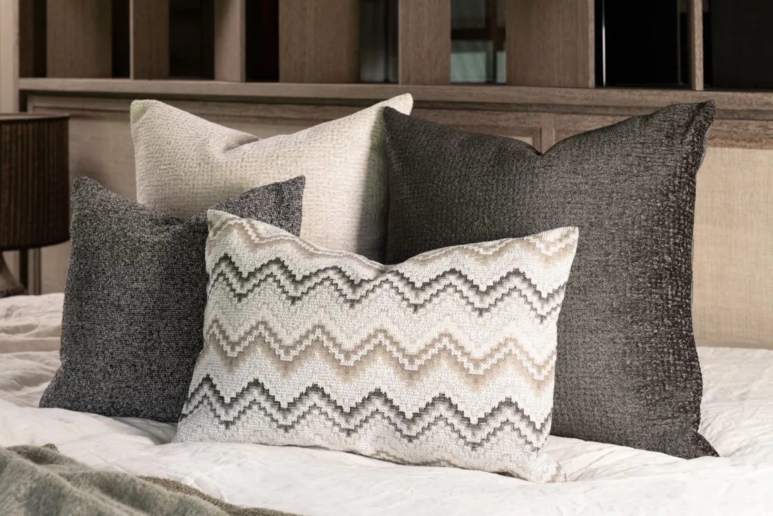 XOOON BeautiQ - Chic kussen 60x60cm in de kleur Antraciet^ Woonaccessoires