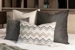 XOOON BeautiQ - Lush kussen 40x60cm in de kleur Antraciet^ Woonaccessoires