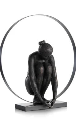 XOOON Circle Lady beeld H54cm in de kleur Zwart - COCOmaison^ Woonaccessoires