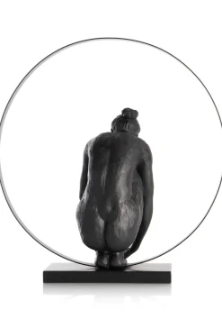 XOOON Circle Lady beeld H54cm in de kleur Zwart - COCOmaison^ Woonaccessoires