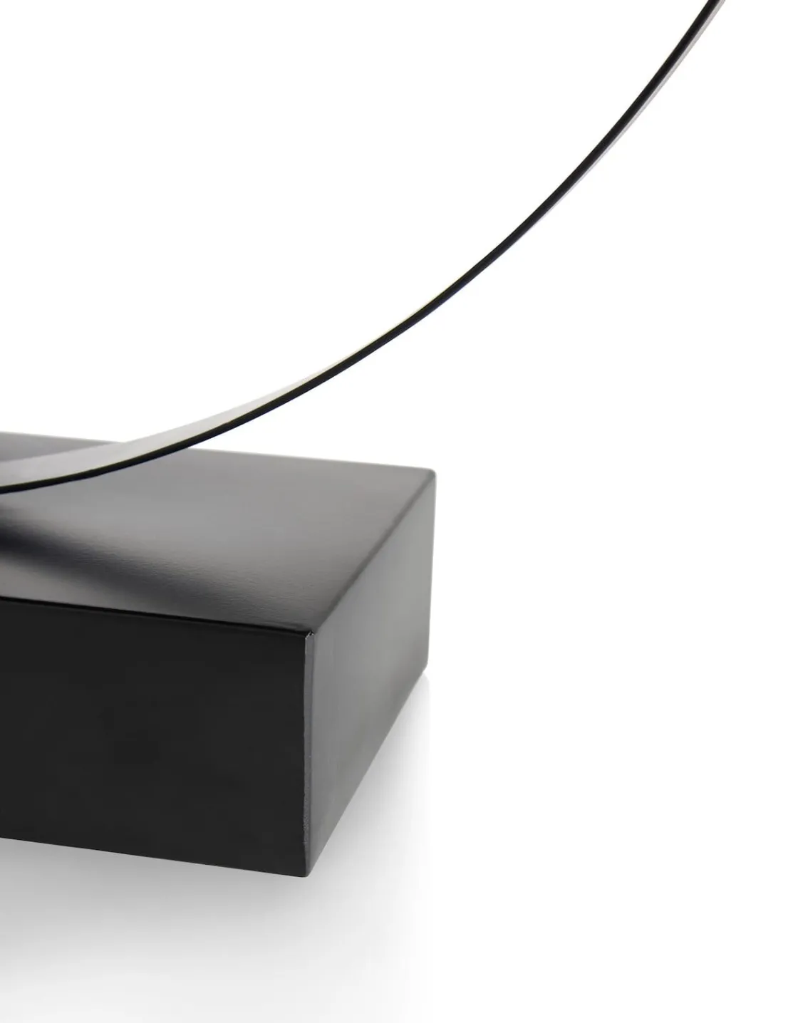 XOOON Circle Man beeld H58cm in de kleur Zwart - COCOmaison^ Woonaccessoires
