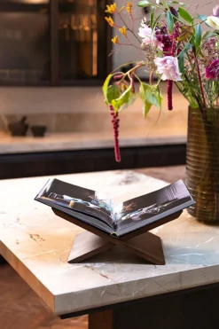 XOOON COCOmaison, Siem boekenstandaard - bruin^ Woonaccessoires