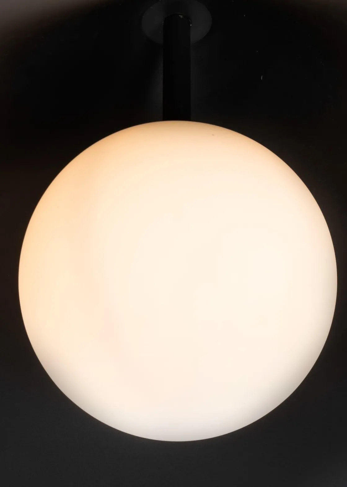 XOOON Daan Hanglamp (1*E27) in de kleur Zwart - COCOmaison^ Hanglampen
