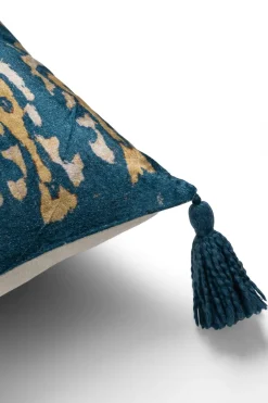 XOOON Daisy kussen 40x60cm in kleur Blauw shop je bij COCOmaison^ Woonaccessoires
