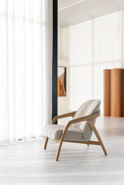 XOOON Dante fauteuil gestoffeerd in de kleur Crème -^ Stoffen Fauteuils