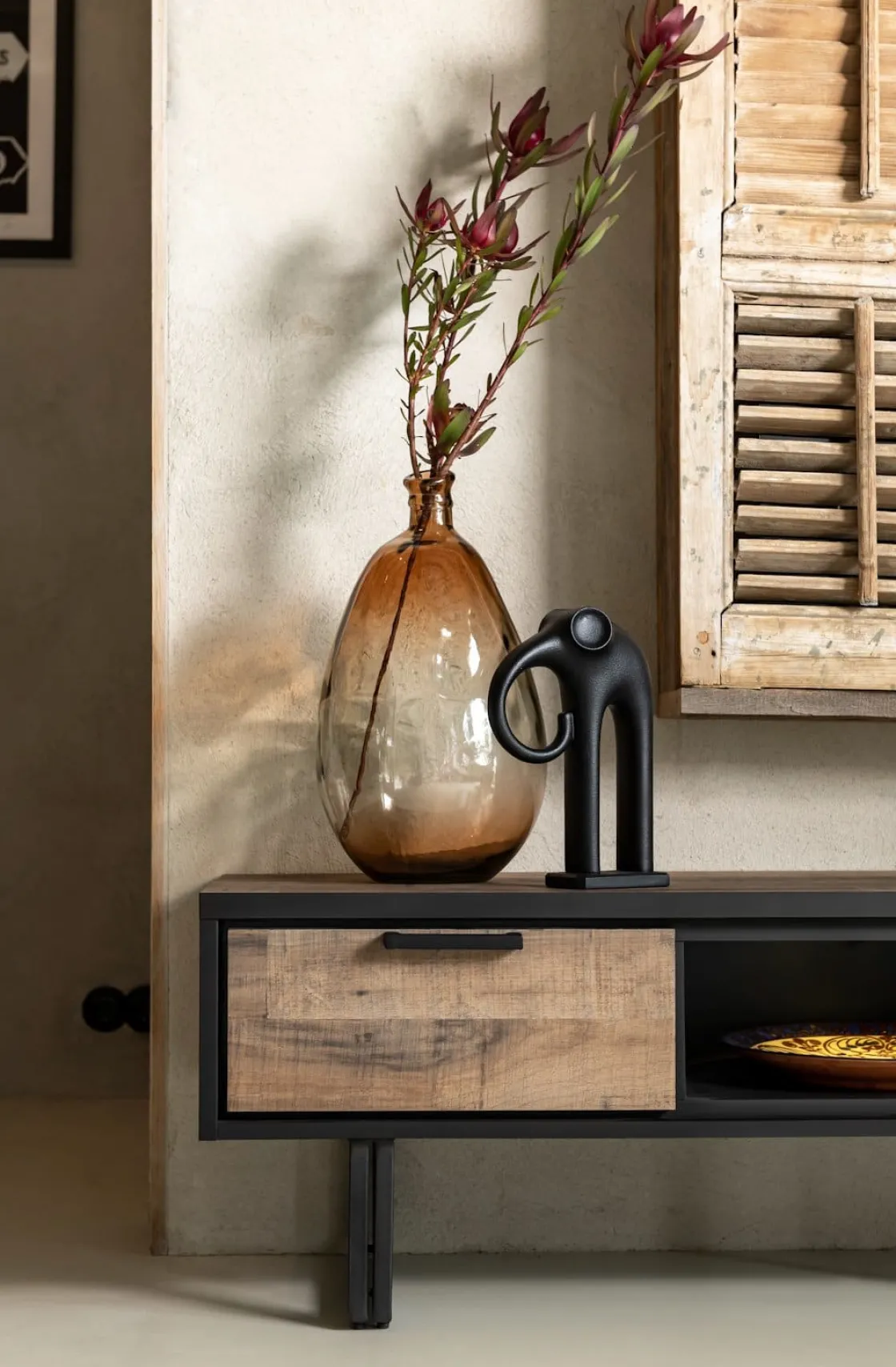 XOOON Elly beeld H30cm in de kleur Zwart - COCOmaison^ Woonaccessoires