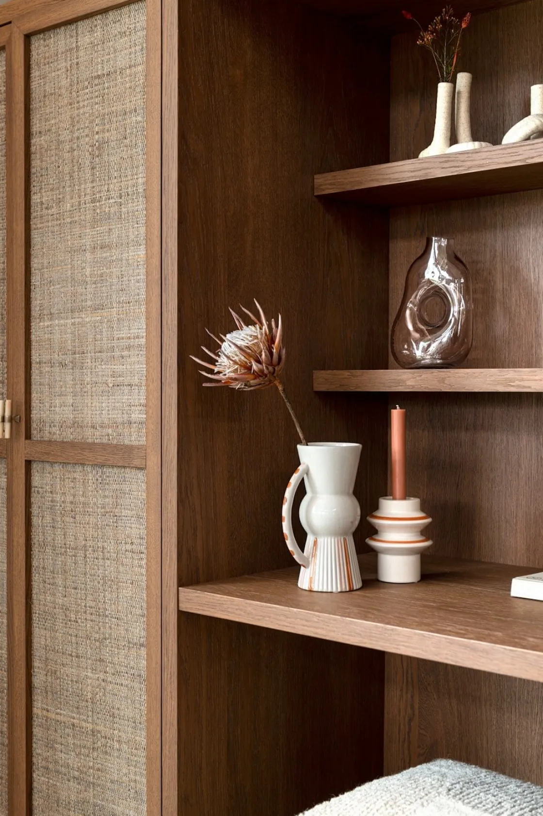 XOOON Kiki vaas H17cm in de kleur Beige - COCOmaison^ Woonaccessoires