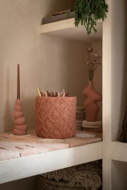 XOOON Maeve pot H26cm in de kleur Terra Cotta - COCOmaison^ Woonaccessoires