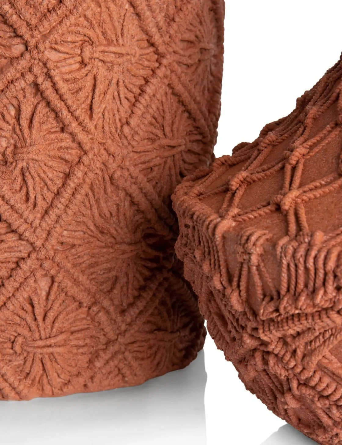 XOOON Maeve pot H26cm in de kleur Terra Cotta - COCOmaison^ Woonaccessoires