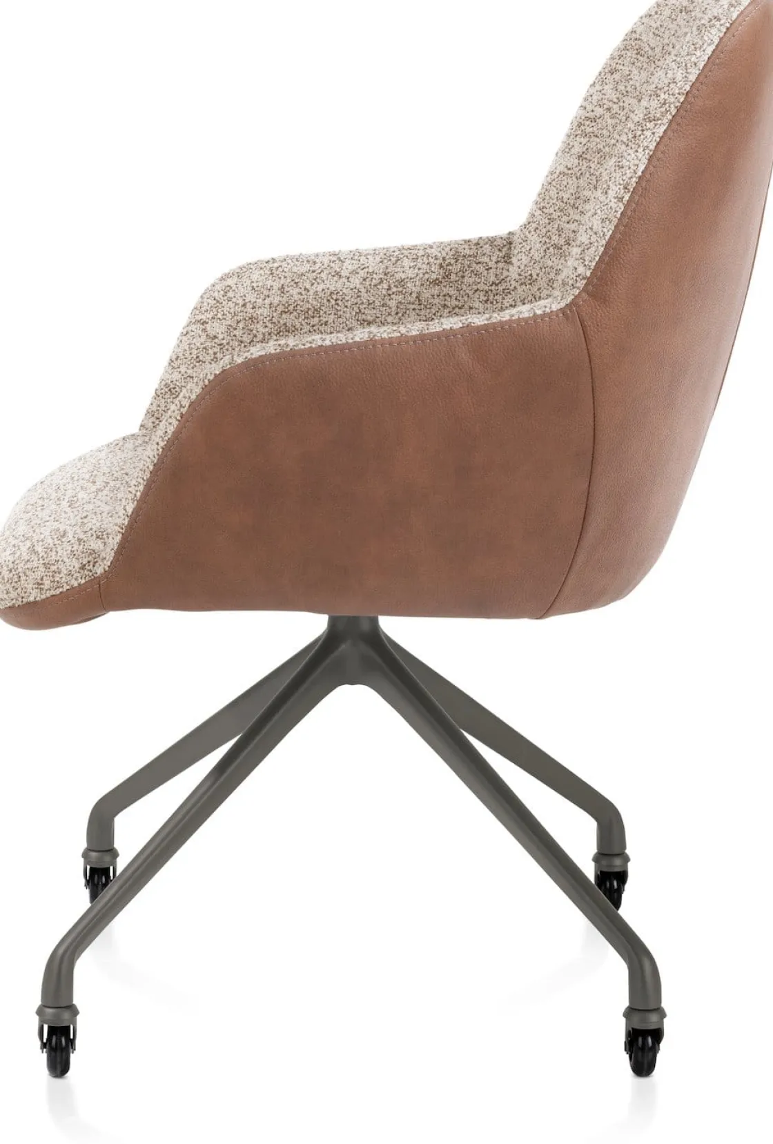 XOOON Mats, armstoel aluminium frame wielen grafiet - combi Pala cognac + Luton koper^ Armstoelen