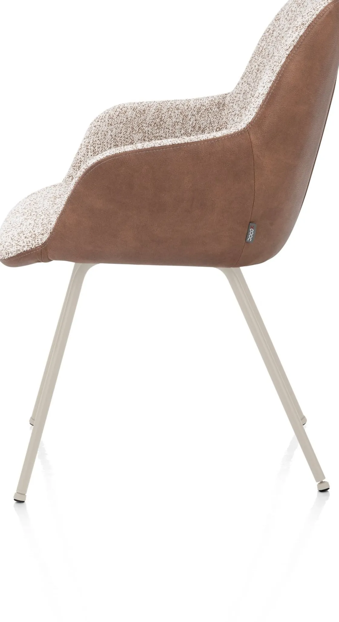 XOOON Mats, armstoel 4-poots - creme - combi Pala cognac + Luton koper^ Armstoelen