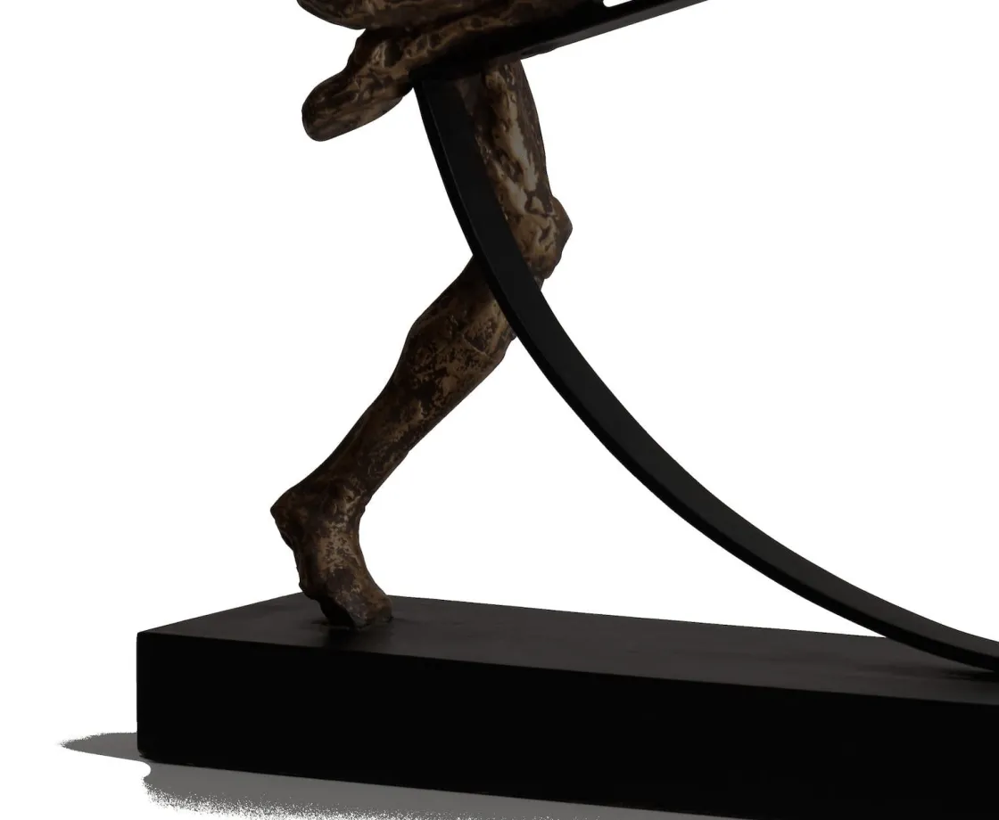 XOOON Pushing beeld (H33cm) in de kleur Goud - COCOmaison^ Woonaccessoires