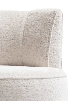 XOOON Roan fauteuil in de kleur Creme - COCOmaison^ Woonaccessoires|Stoffen Fauteuils