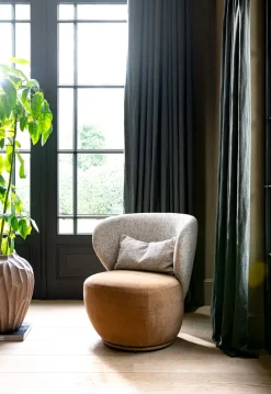XOOON Solee fauteuil - draaibaar in de kleur Koper -^ Draaifauteuils|Stoffen Fauteuils
