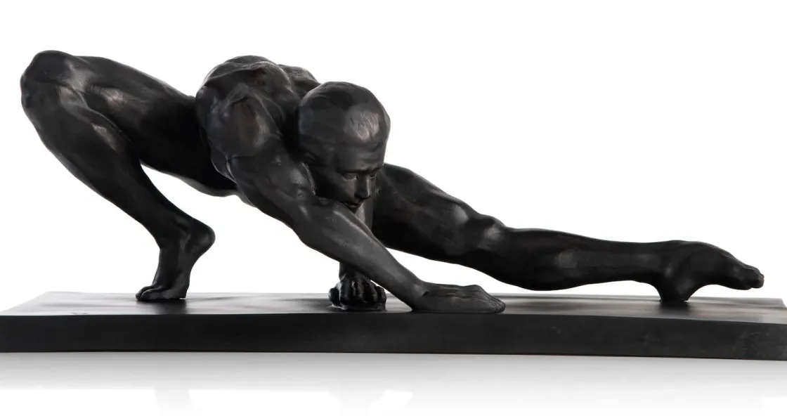 XOOON Stretching beeld H19cm in de kleur Zwart - COCOmaison^ Woonaccessoires