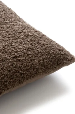 XOOON Teddy kussen 45x45cm in de kleur Bruin - COCOmaison^ Woonaccessoires