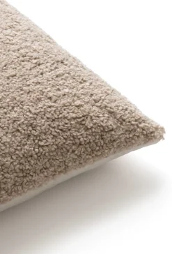 XOOON Teddy kussen 45x45cm in de kleur Beige - COCOmaison^ Woonaccessoires
