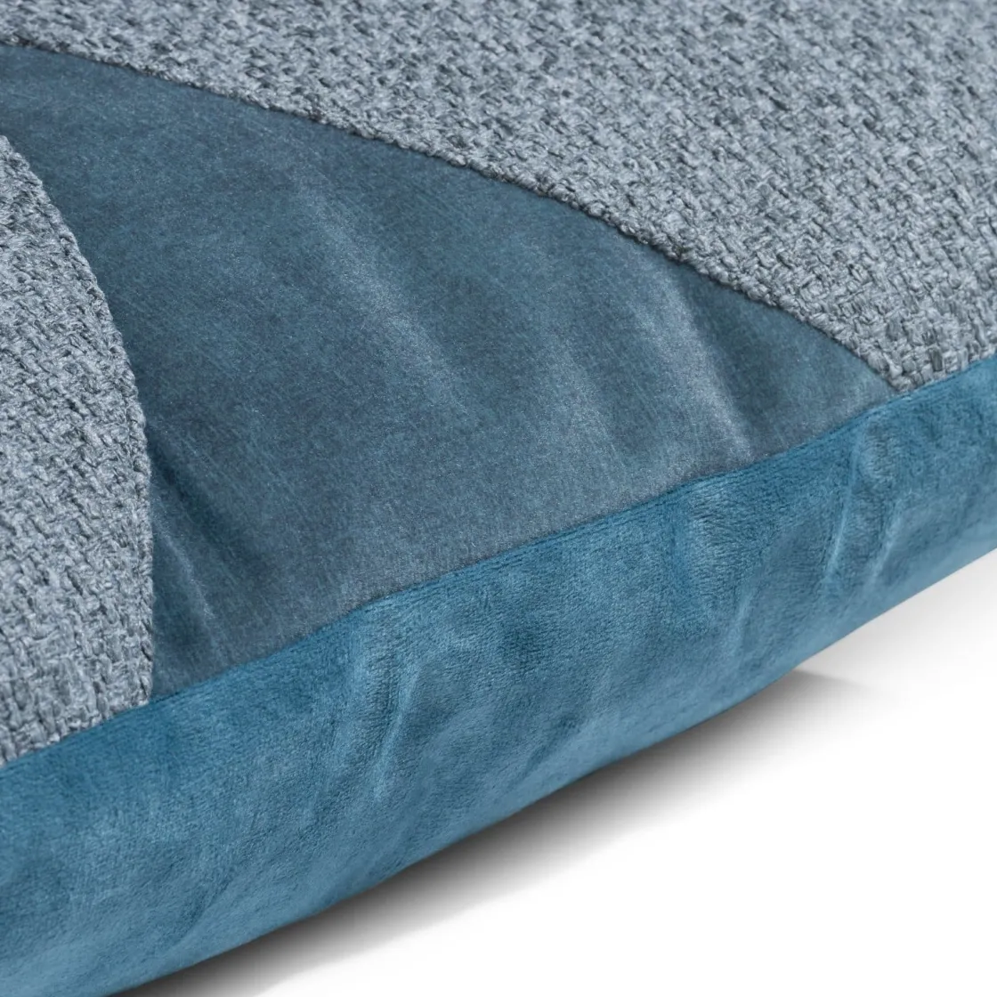 XOOON Timeless Aria kussen 45x45cm in de kleur Blauw - COCOmaison^ Woonaccessoires