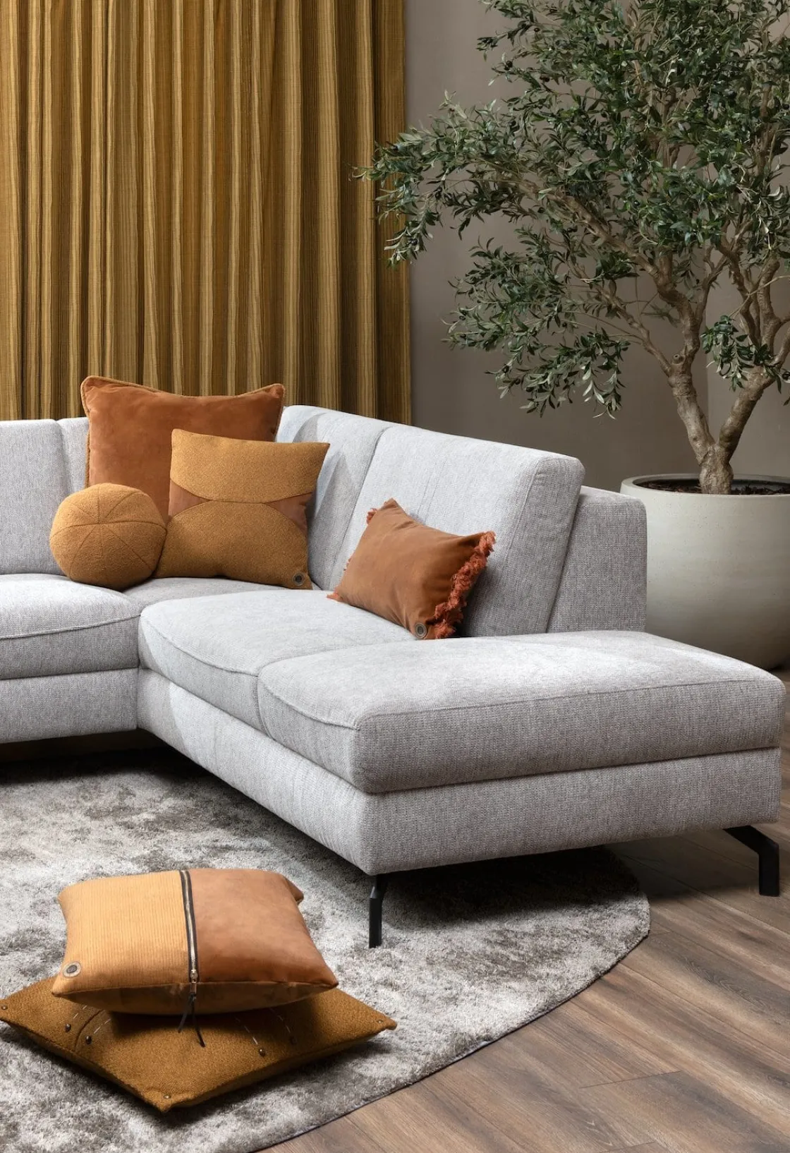 XOOON Timeless Aria kussen 45x45cm in de kleur Geel - COCOmaison^ Woonaccessoires