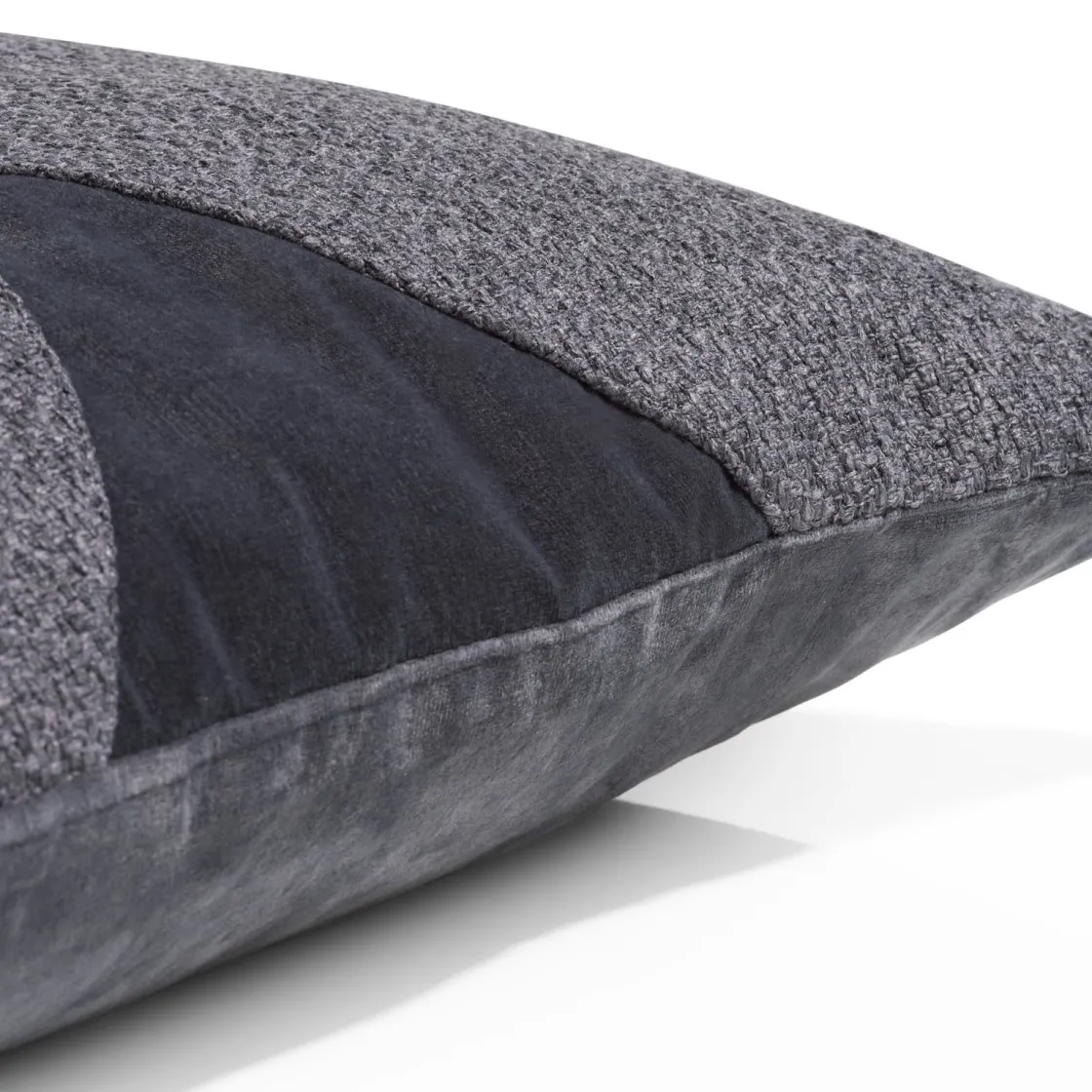 XOOON Timeless Aria kussen 45x45cm in de kleur Antraciet - COCOmaison^ Woonaccessoires