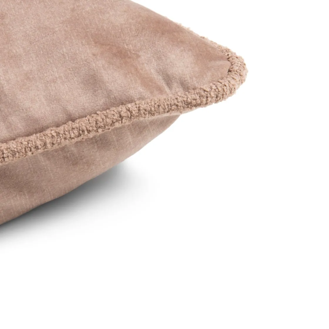 XOOON Timeless Sean kussen 60x60cm in de kleur Camel - COCOmaison^ Woonaccessoires