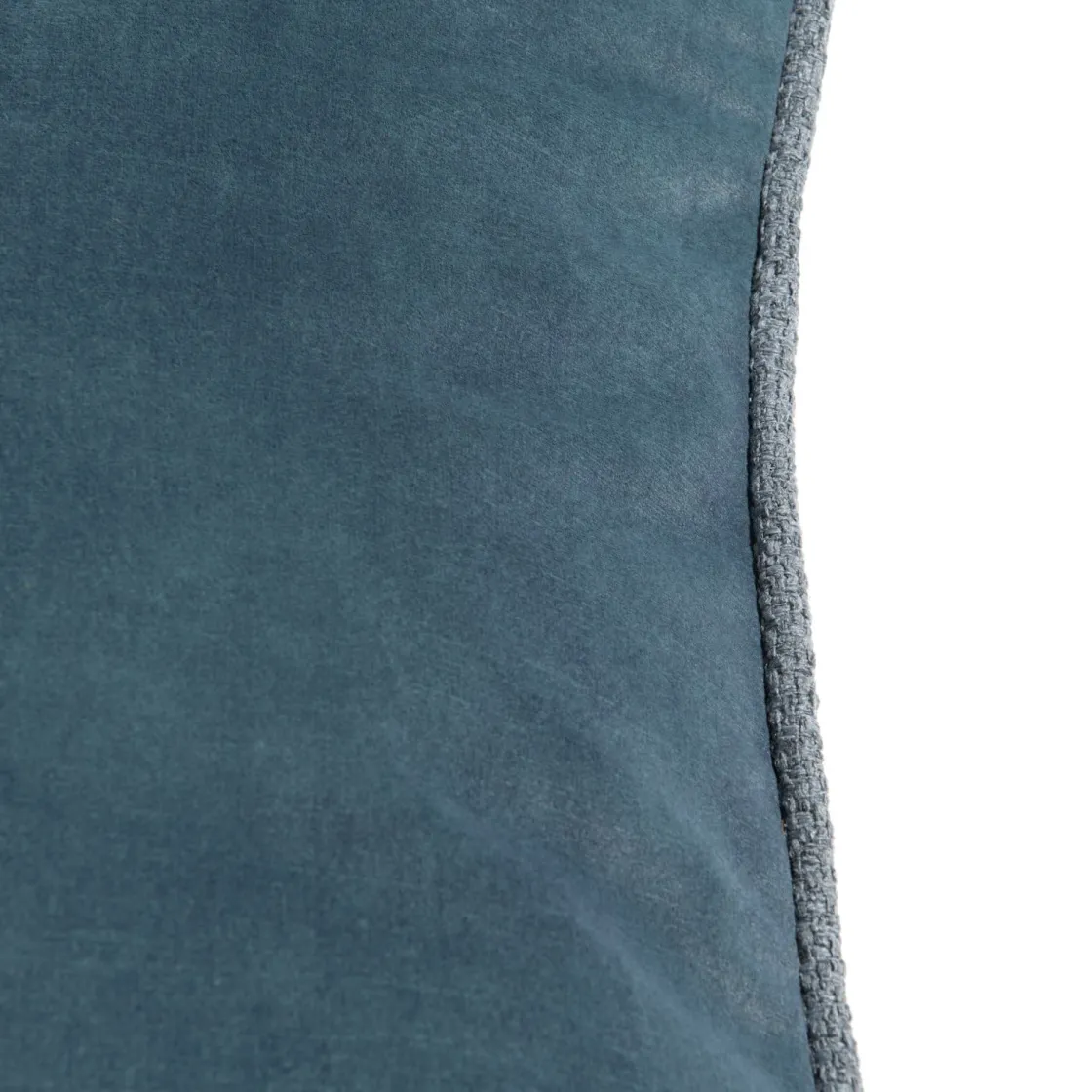 XOOON Timeless Sean kussen 60x60cm in de kleur Blauw - COCOmaison^ Woonaccessoires