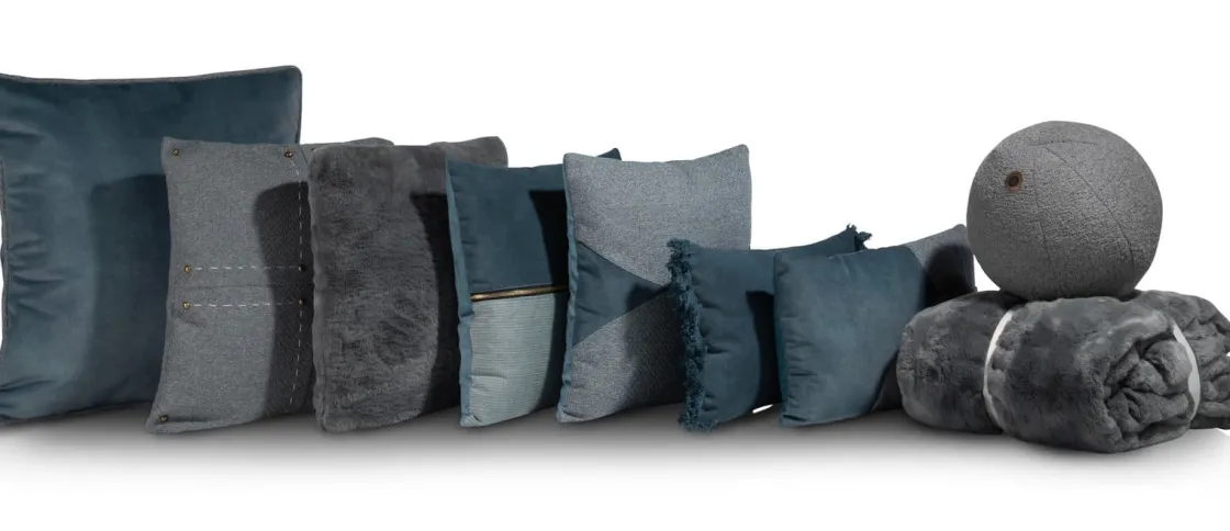 XOOON Timeless Sean kussen 60x60cm in de kleur Blauw - COCOmaison^ Woonaccessoires
