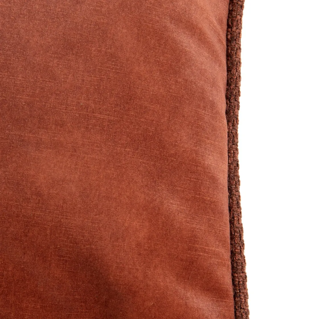 XOOON Timeless Sean kussen 60x60cm in de kleur Koper - COCOmaison^ Woonaccessoires