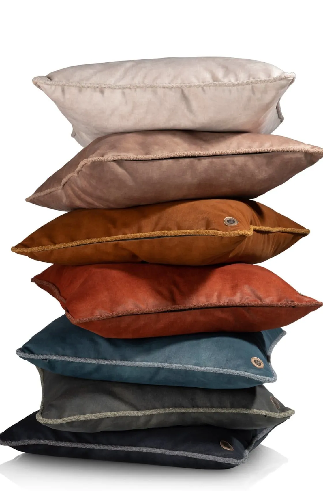 XOOON Timeless Sean kussen 60x60cm in de kleur Geel - COCOmaison^ Woonaccessoires