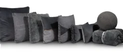 XOOON Timeless Sofia kussen 45x45cm in de kleur Antraciet^ Woonaccessoires