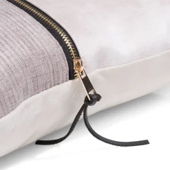 XOOON Timeless Sofia kussen 45x45cm in de kleur Beige - COCOmaison^ Woonaccessoires
