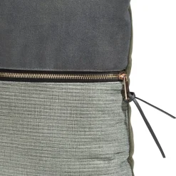 XOOON Timeless Sofia kussen 45x45cm in de kleur Olijf - COCOmaison^ Woonaccessoires